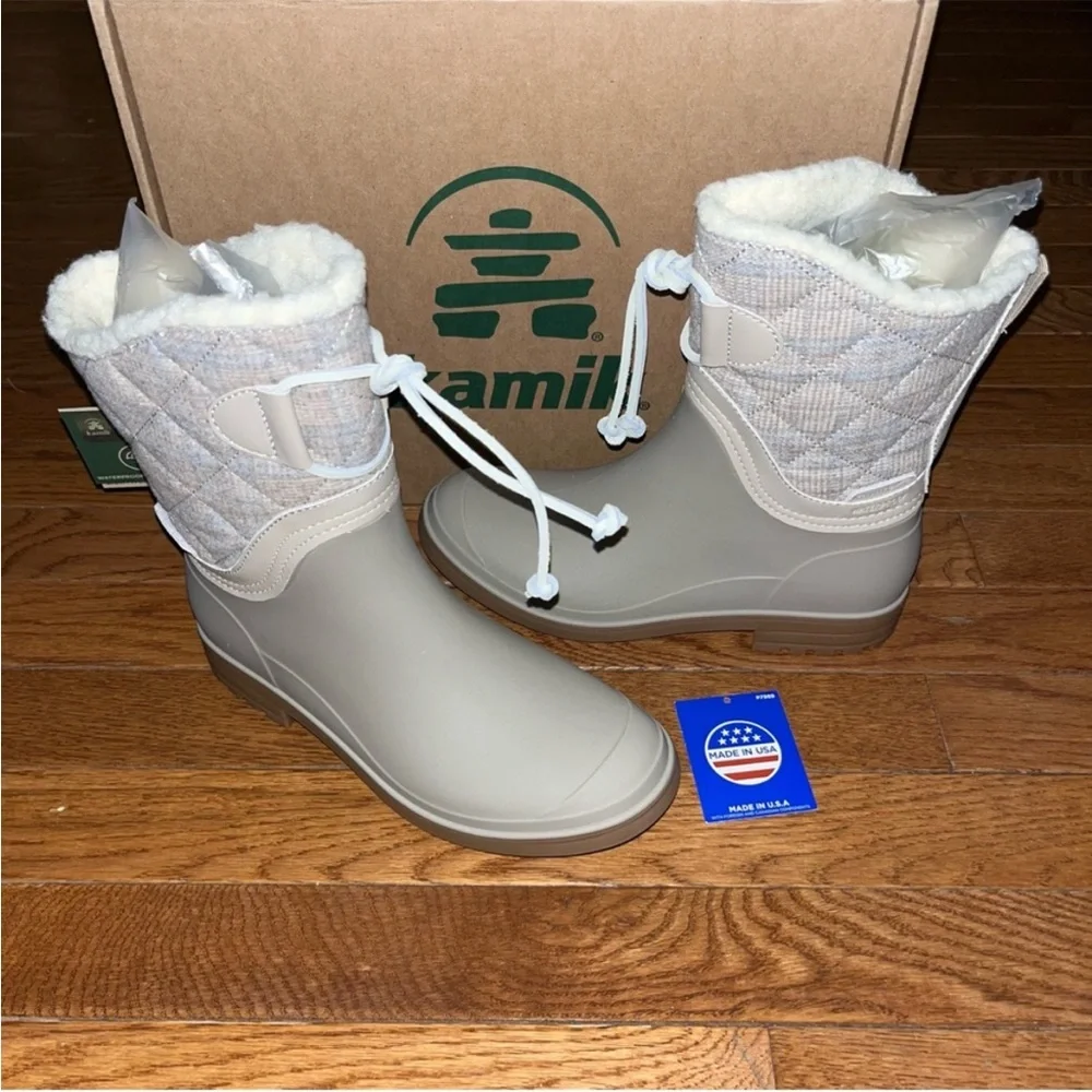 NEW Kamik Stella Waterproof Winter Snow Boot Oat Cream & Blue Women’s Size 6